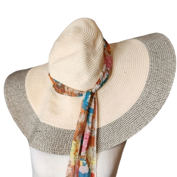 Large Wide Brim Oversized Soft Sun Hat Dominican Republic Outdoor Beach Resort - Picture 4 of 7